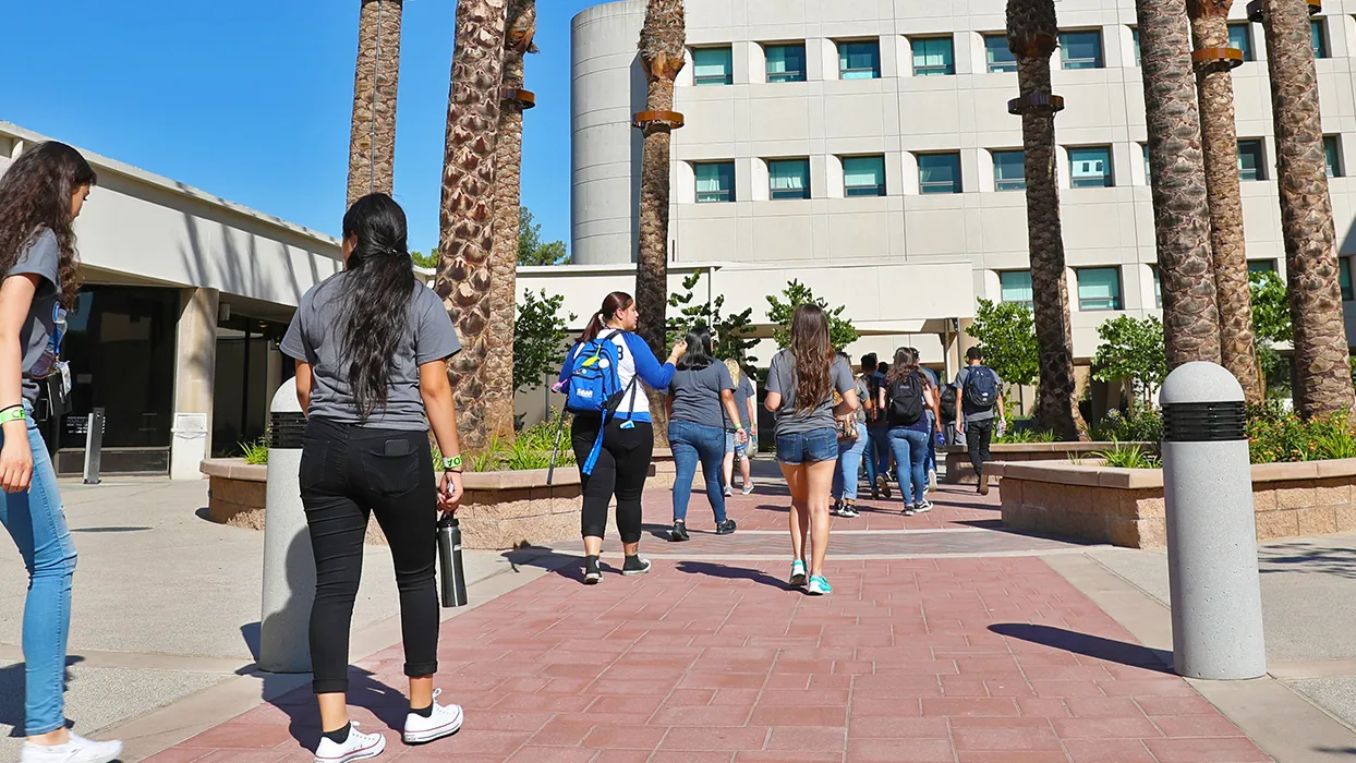 image of students in line for Coyote Advising One Stop