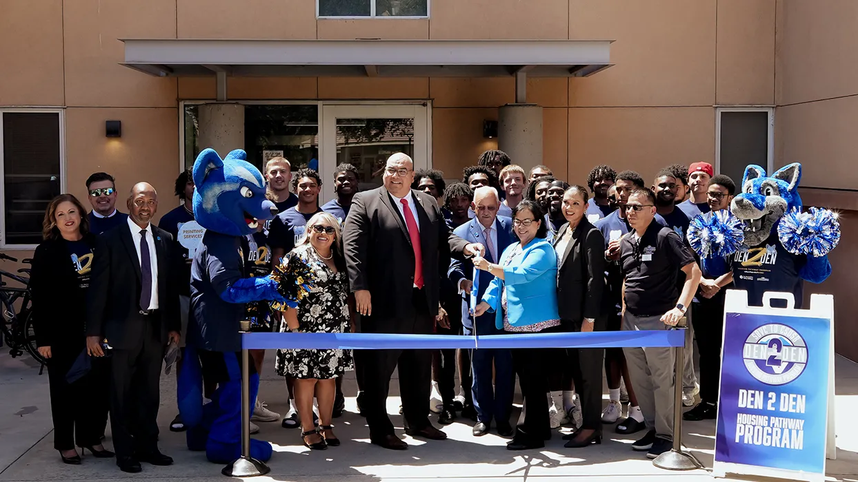 The Den2Den program officially launched on Move-in Day at CSUSB, marked with a formal ribbon-cutting ceremony on Aug. 21 attended by officials from CSUSB, San Bernardino Valley College and the new student residents.