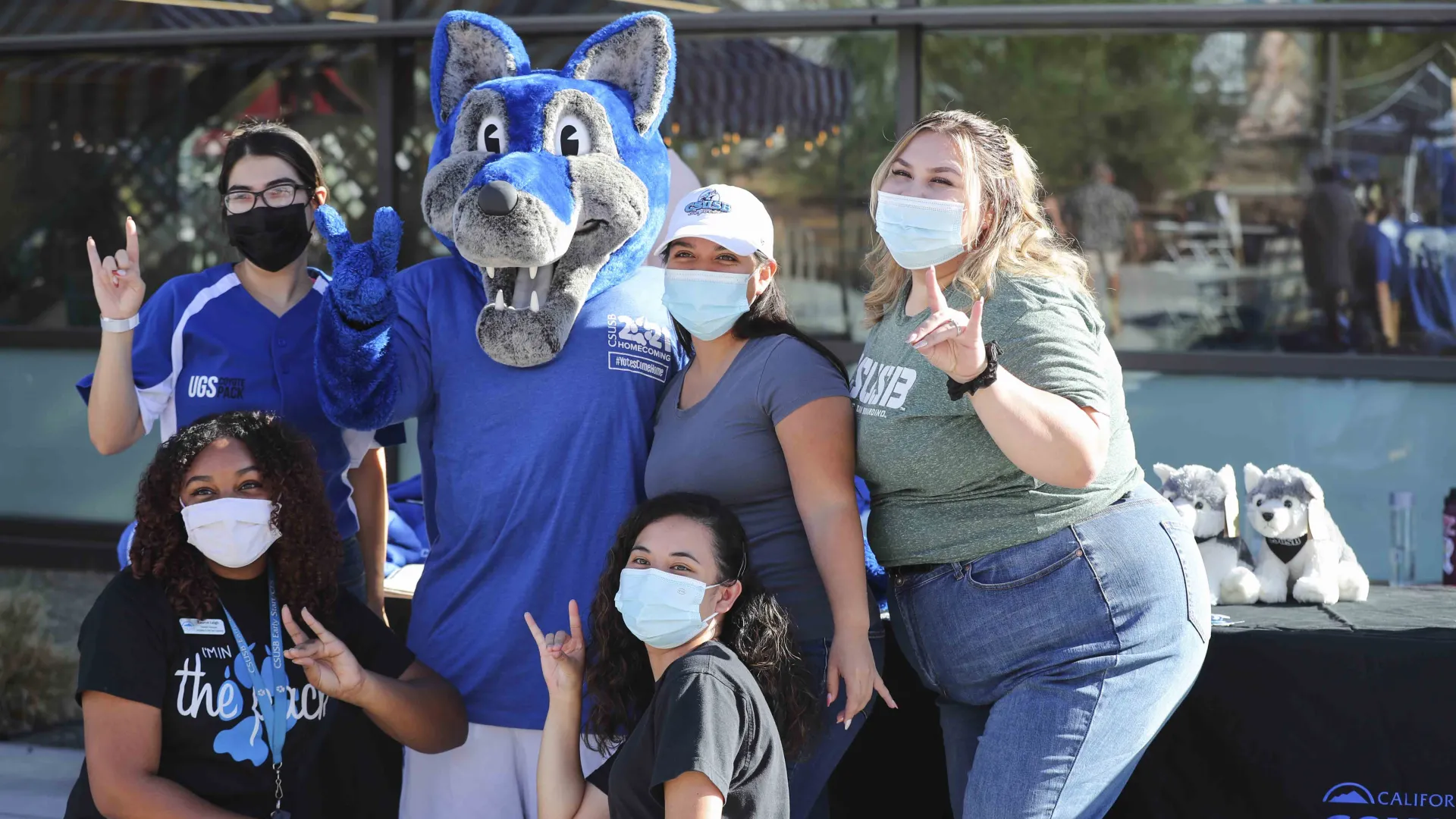 CSUSB's Homecoming Bash attendees with Cody Coyote