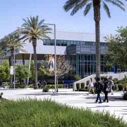Students make their way down Coyote Walk. 
