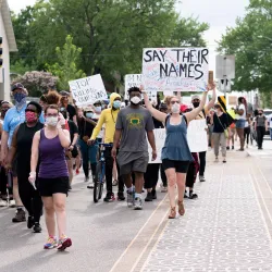 On May 26, 2020, people protested against police violence after the death of George Floyd the previous day. Join “Conversations on Race and Policing: A Student-Hosted Panel Discussion with Students, Campus Guests and Faculty,” the fourth in the ongoing series, 4 p.m. Wednesday on Zoom. Photo: Lorie Shaull/Wikimedia Commons