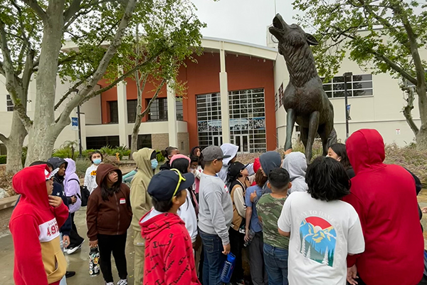 During the field trips, students viewed the “Afróntalo” exhibit, participated in a cultural activity and explored the CSUSB campus while learning about college.  