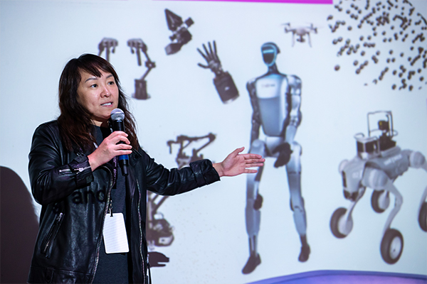 Yutong Liu, lecturer in the School of Cyber & Decision Sciences and director of the Motion Capture Studio, delivered expert insights into emerging AI trends.