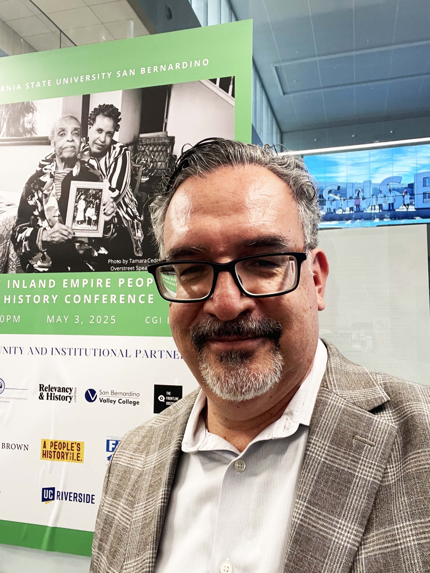 José A. Muñoz, assistant dean of Student Success, College of Social and Behavioral Sciences, and Marc Robinson collaborated with off-campus partners in order to hold IE People’s History Conference.