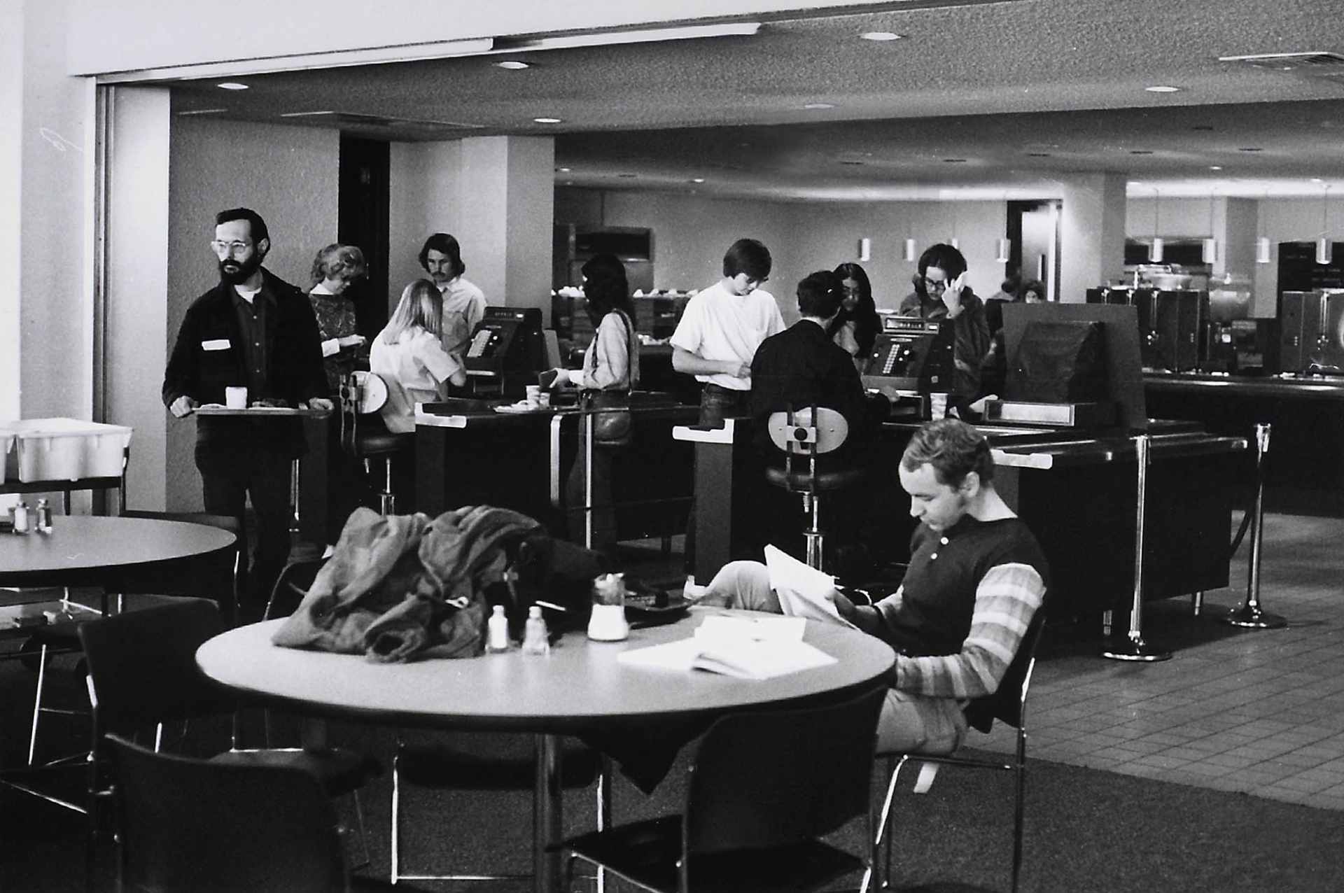 Dining in the Commons, which is now the Obershaw Dining Room in the Alumni Center.