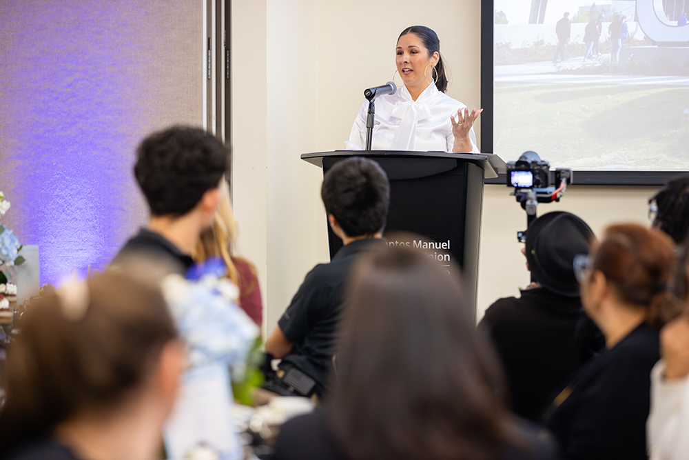 CSUSB alumna Natalia Hale, a former presidential scholar, provided the keynote remarks at the dinner, where she shared the positive impact PAES had on her life.